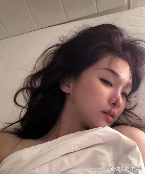 【淫妻】出轨自拍，女友带着口罩被他男后入 “Exprational”22.6 esa【200M】