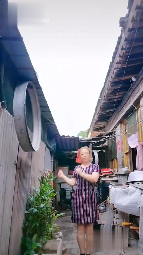 底层临时工复仇洗恼记汉化版最新更新与旧版差别？(深度对比变化亮点)