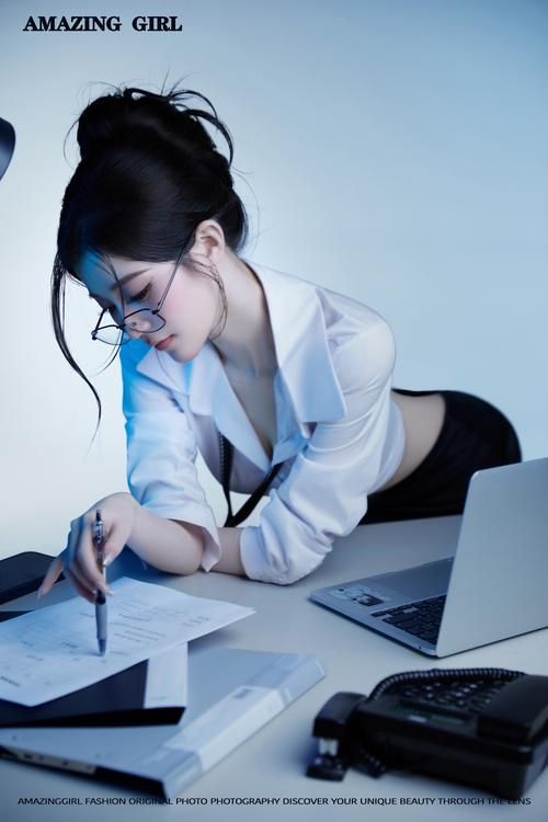 性感办公室最新操作教程？达人实战经验速速学！