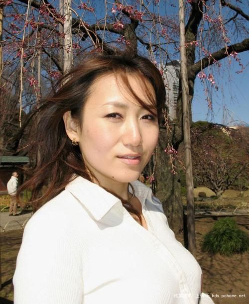 我爱熟女v0.8汉化版下载怎么做？五步傻瓜教程秒上手！