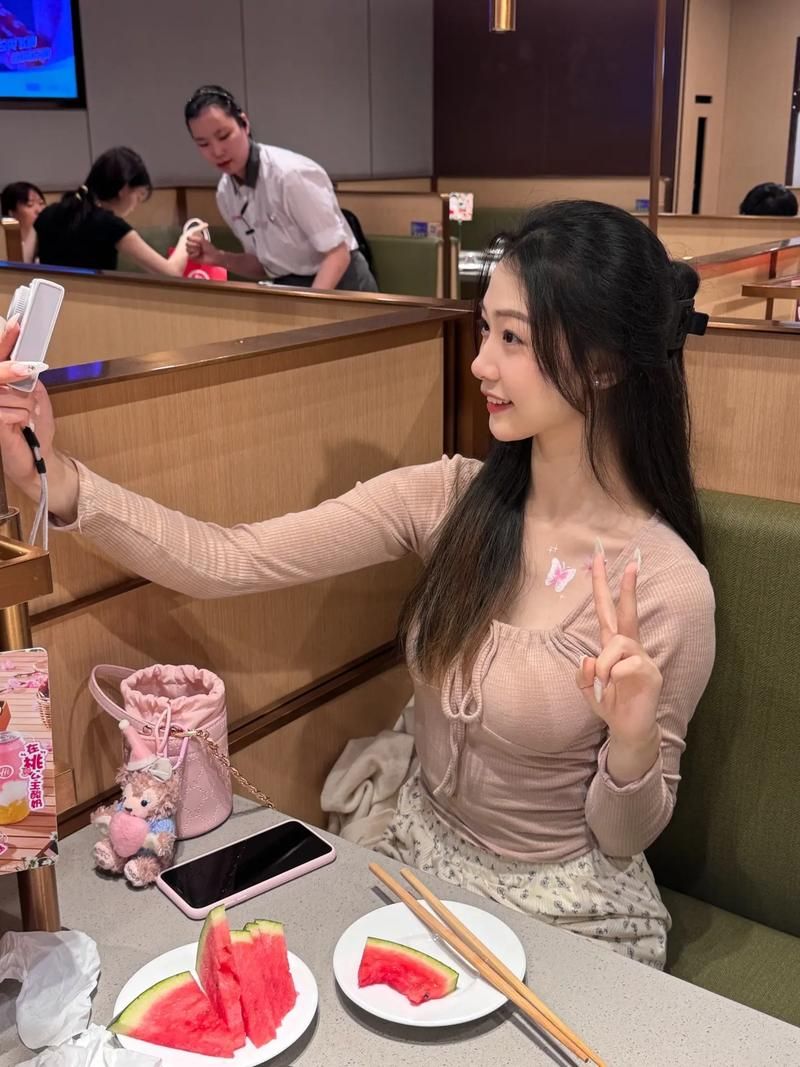 沉迷游戏官网？女大学生真实经历警示录