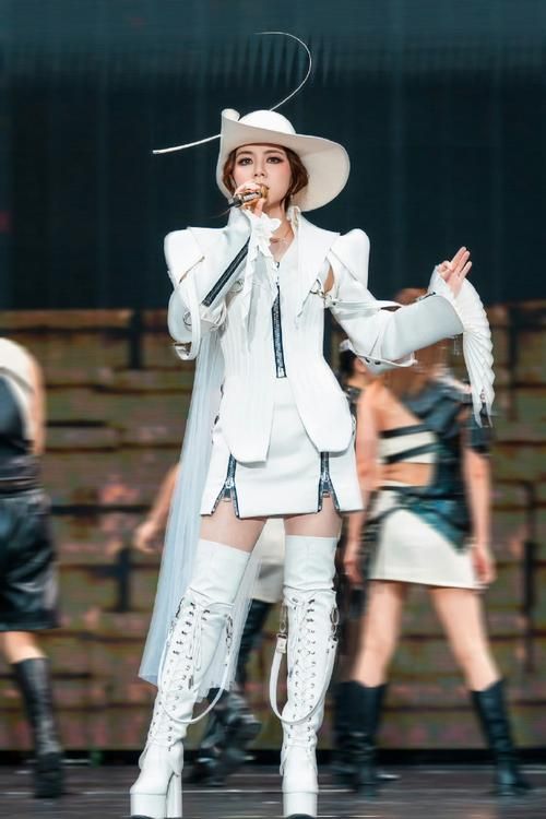 邓紫棋汉化版最新更新内容对比老版本？(升级亮点分析)