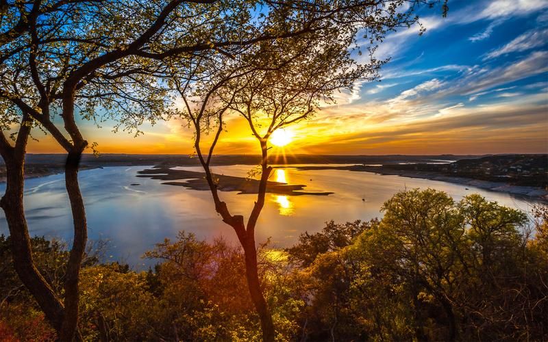 阳光湾恋人1-3合集最新下载分享，手机电脑都能看超方便！