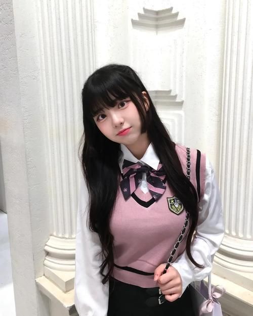 阿西美女室友最新版本下载快吗？实测速度对比结果