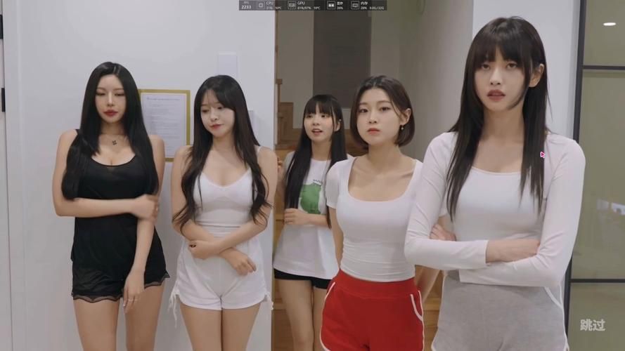 阿西美女室友最新版本下载快吗？实测速度对比结果